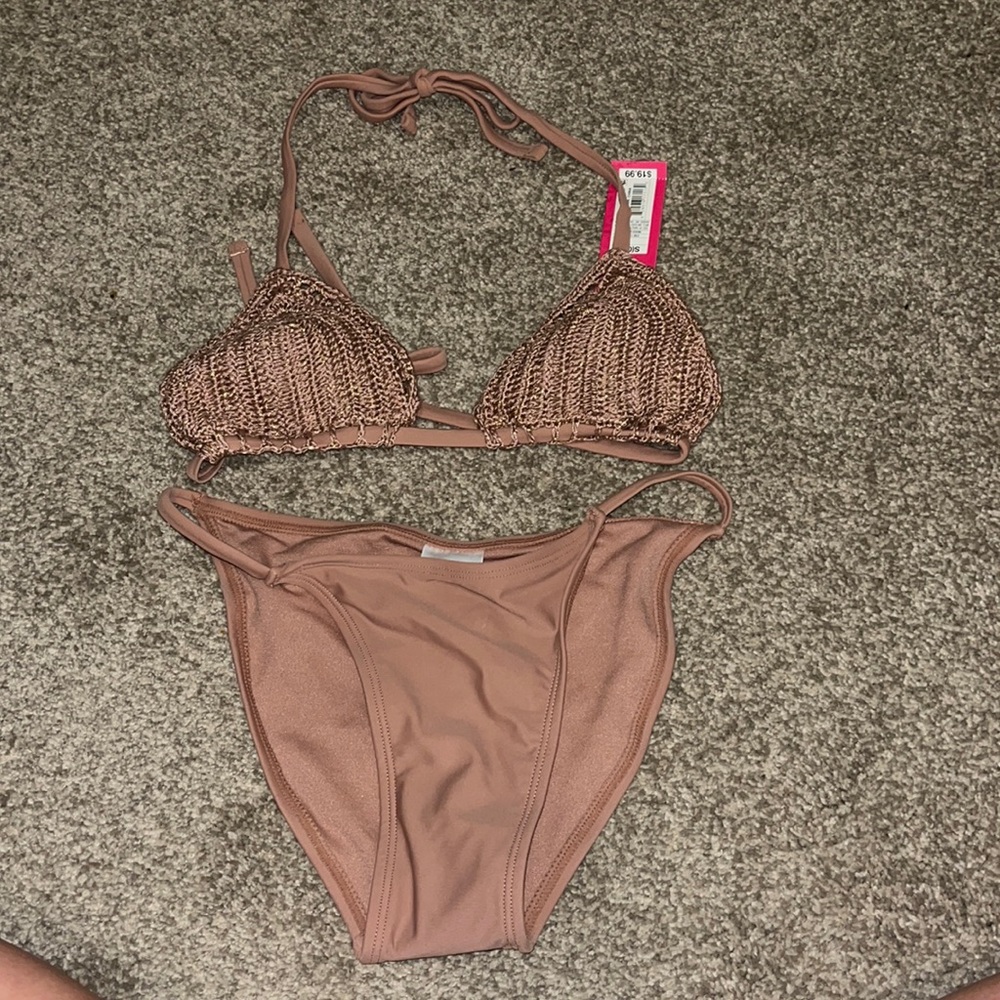 New with tags and liner!